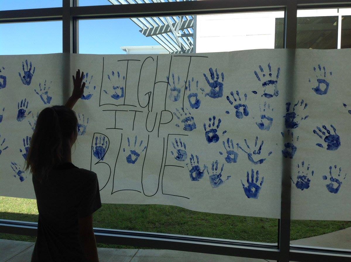 LISD Takes Part in “Light It Up Blue” Day