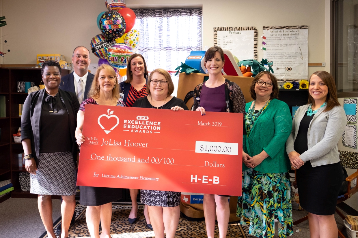 Reed Elementary teacher named finalist in HEB Excellence in Education