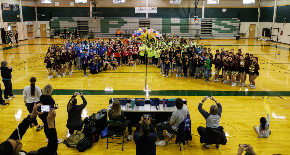 Participants from the 2025 Leander Lazers Basketball Showcase pose for a group photo.